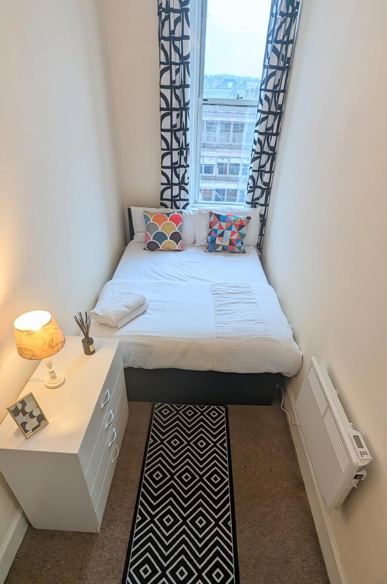 Sunny Haymarket Room Единбург Екстер'єр фото